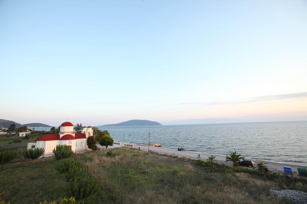 Iria Beach 외부 사진